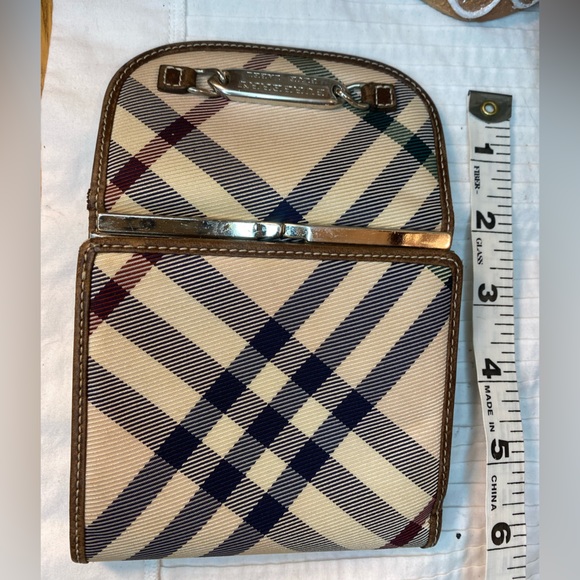 BURBERRY Womens NOVA CHECK Bifold Wallet w/snap coin pouch🔥EUC🎁Gift Idea - Picture 6 of 14